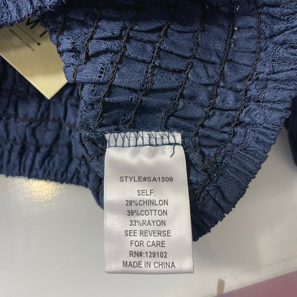 Blue Tube Top Blouse
New - Picture 9 of 10